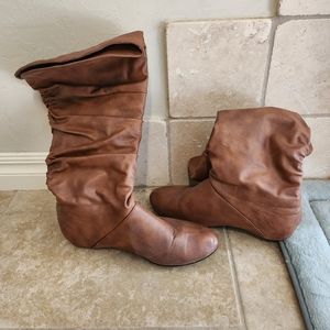 Slouch boots